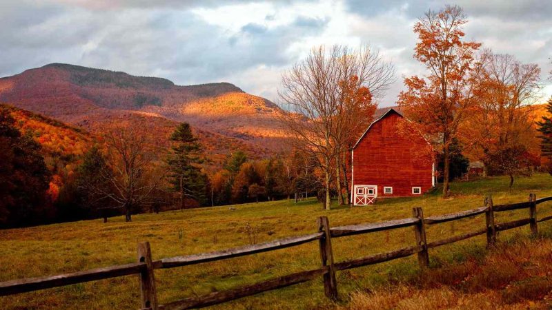 Best Fall Foliage Destinations in the US”