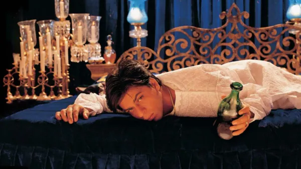 Shah Rukh Khan admits: Started drinking after Devdas