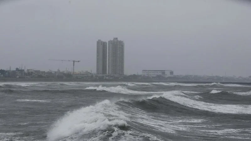 Cyclone Fengal: Heavy Rain in Puducherry, Storm Weakens