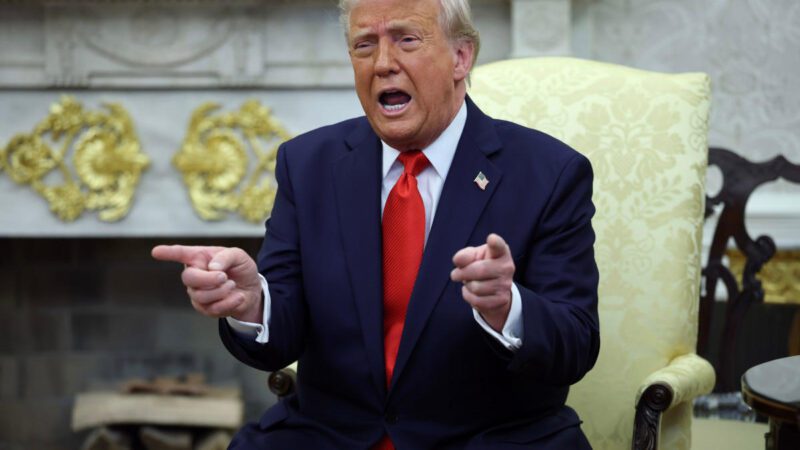 “Home Alone 2 Director Wants Trump Cameo Removed”